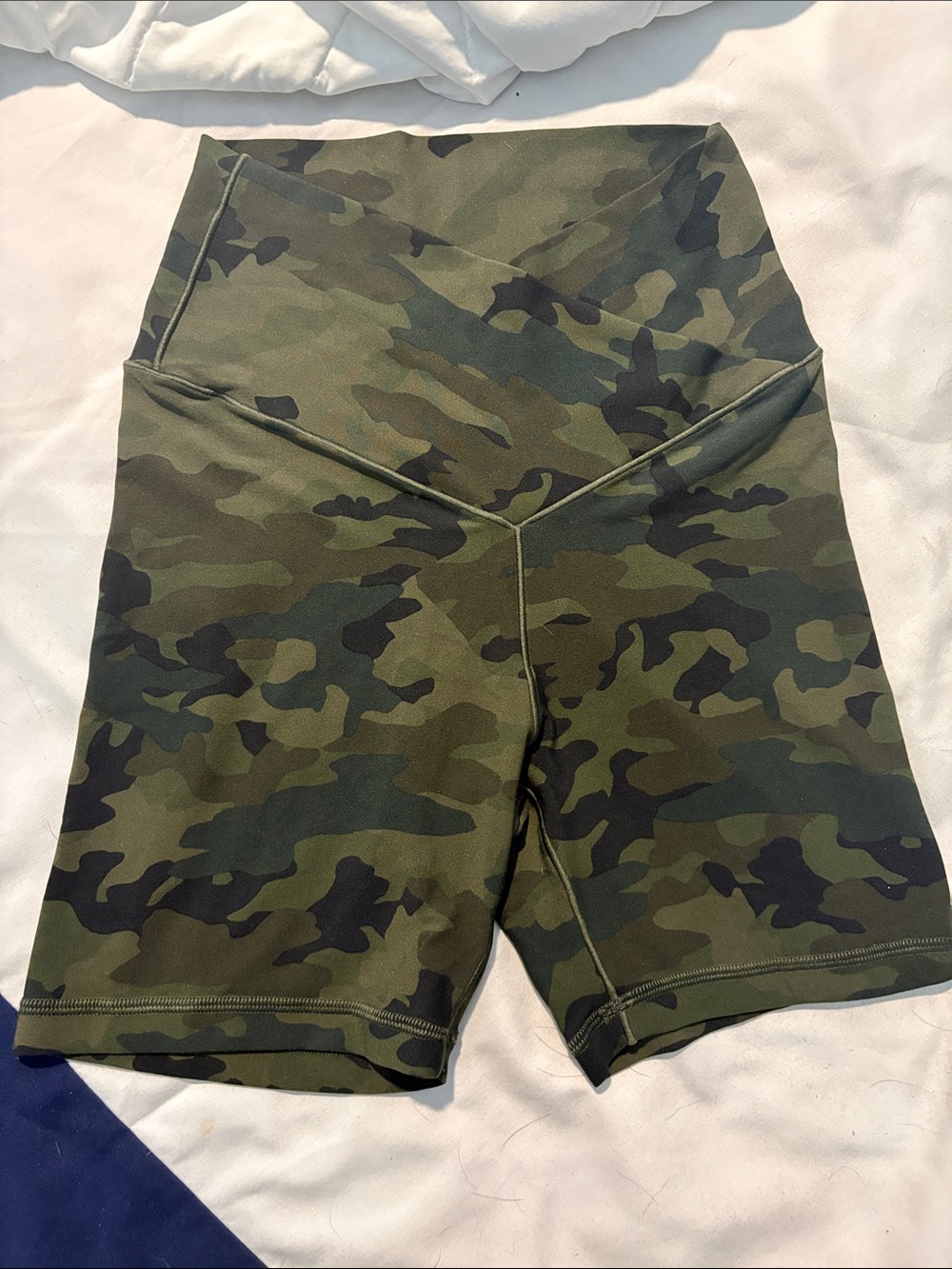 aerie High-Rise Camo Bike Shorts - Olive/Black